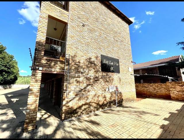 2 BEDROOM PROPERTY TO RENT IN BULT WEST